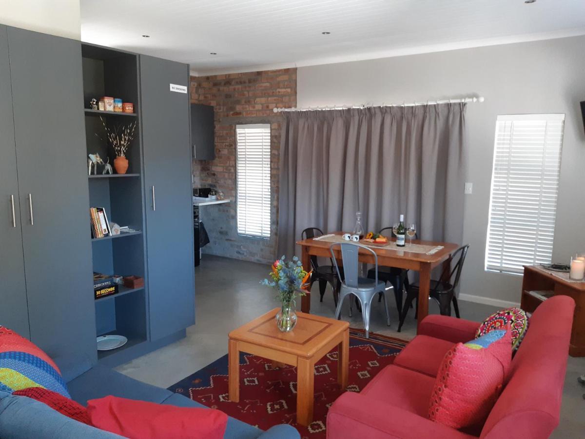16 Rhodes-North Self Catering Apartment & Studio Municipalità locale di Municipalità locale di Stellenbosch Esterno foto